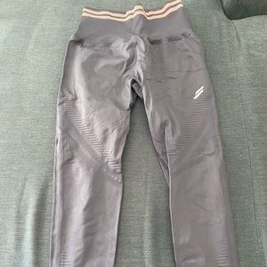 DoYouEven scrunch butt leggings